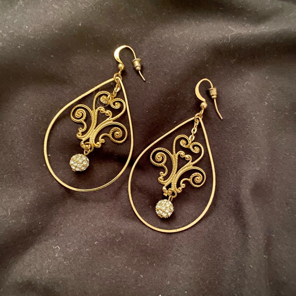 Gold teardrop earrings